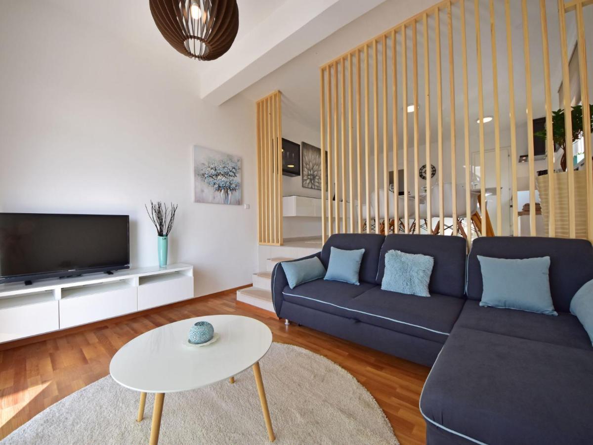 Apartment Cvit-2 Klenovica Extérieur photo